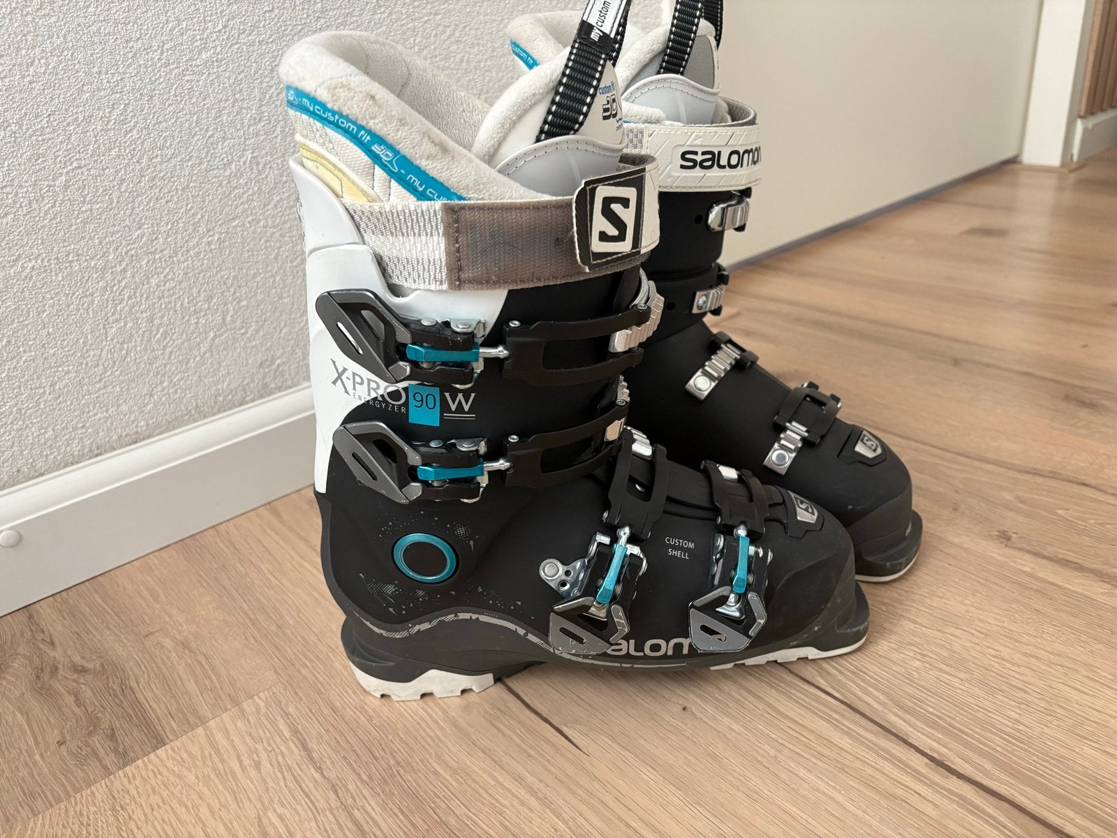Skischoenen maat 41, Ophalen