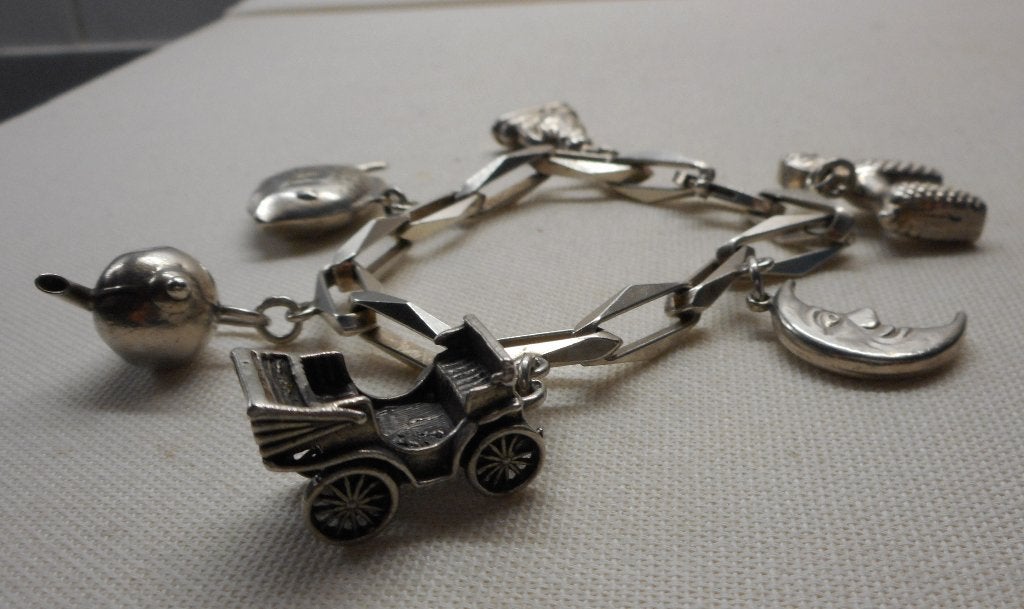 Zilveren Closed Forever armband met 6 grote bedels nr.052, Verzenden, Zo goed als nieuw, Met bedels of kralen, Zilver