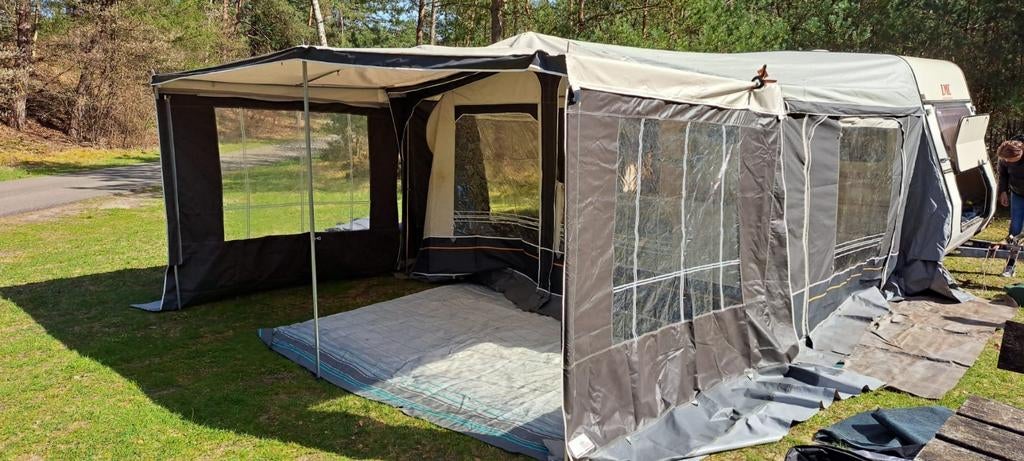 Caravan LMC met voortent en luiffel, Kleine zit, Particulier, LMC en Münsterland, Luifel