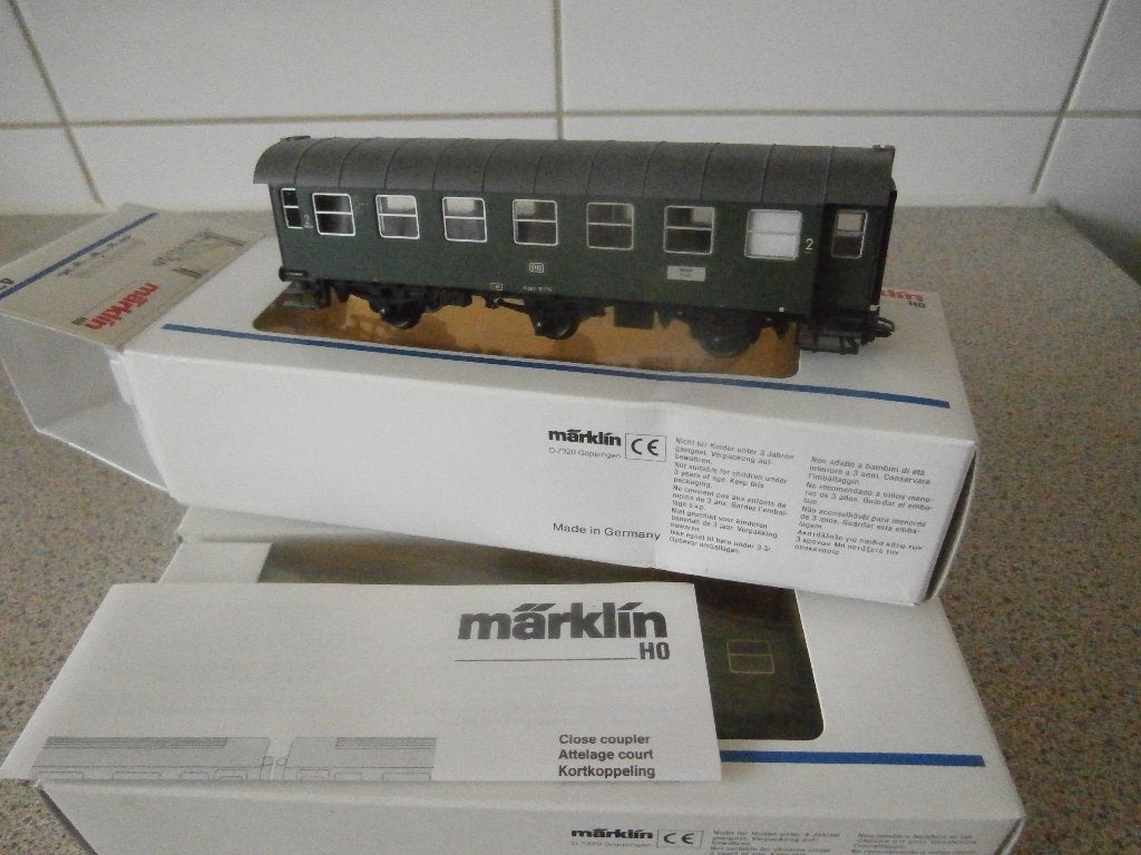 3 x Marklin DB personen wagons -4317-4318-4319, Wisselstroom, Wagon, Ophalen of Verzenden, Zo goed als nieuw