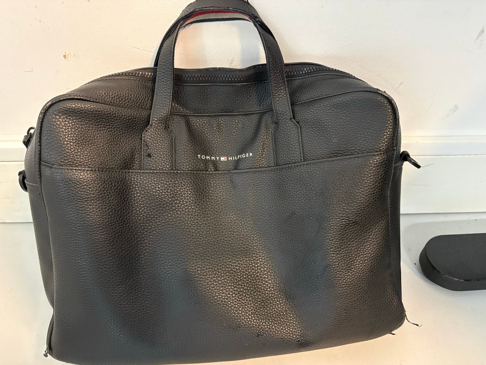 Tommy hilfiger, Computers en Software, 17 inch of meer, Aktetas, Ophalen of Verzenden, Zo goed als nieuw