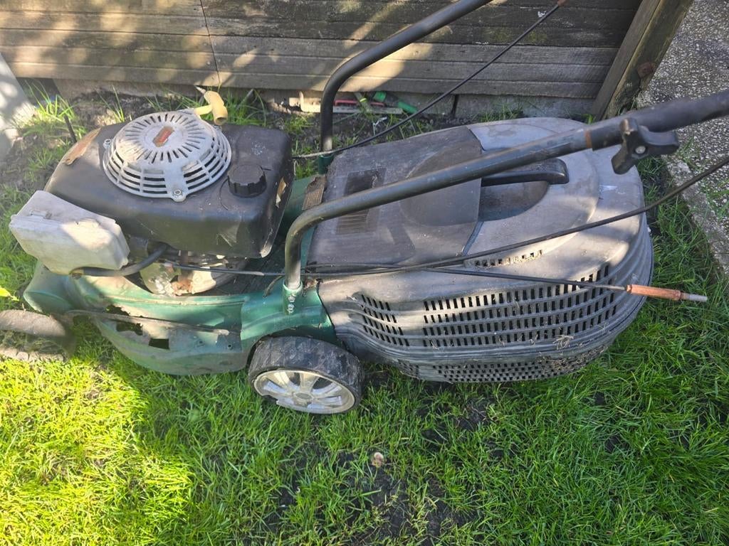 Grasmaaier loopt goed maar defect, Tuin en Terras, Grasmaaiers, Ophalen of Verzenden, Gebruikt