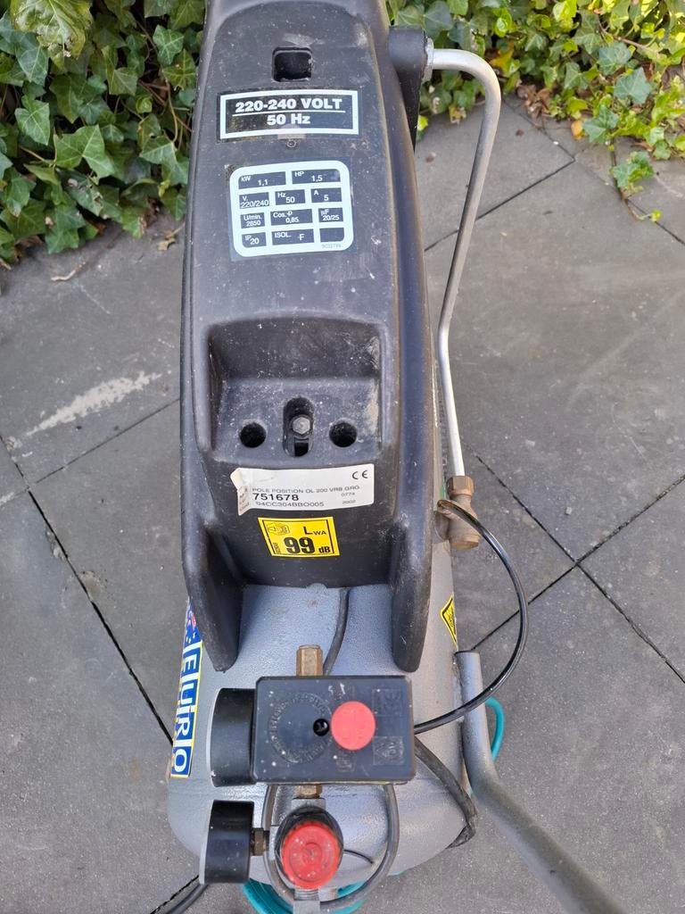 EURO Airpress Compressor 1.5 HP, Doe-het-zelf en Verbouw, Compressors, Minder dan 25 liter, Ophalen, Gebruikt