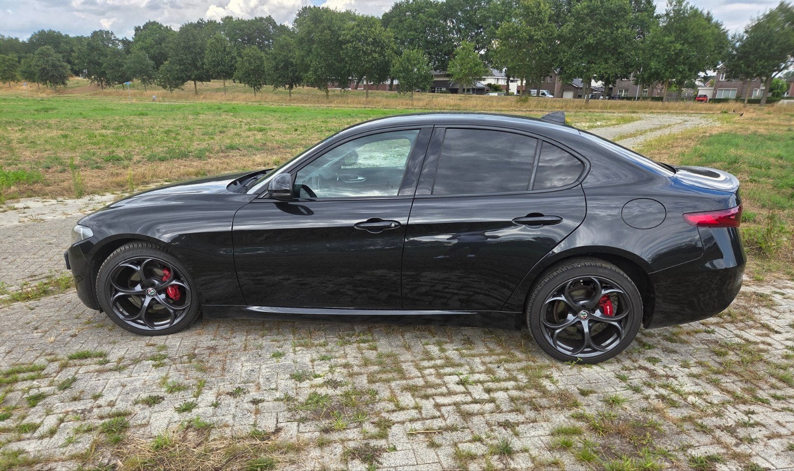 Alfa Romeo Giulia super 2.2 JTD 180pk Aut 2017 Zwart (met), Auto's, Alfa Romeo, Automaat, 745 kg, Achterwielaandrijving, 1440 kg
