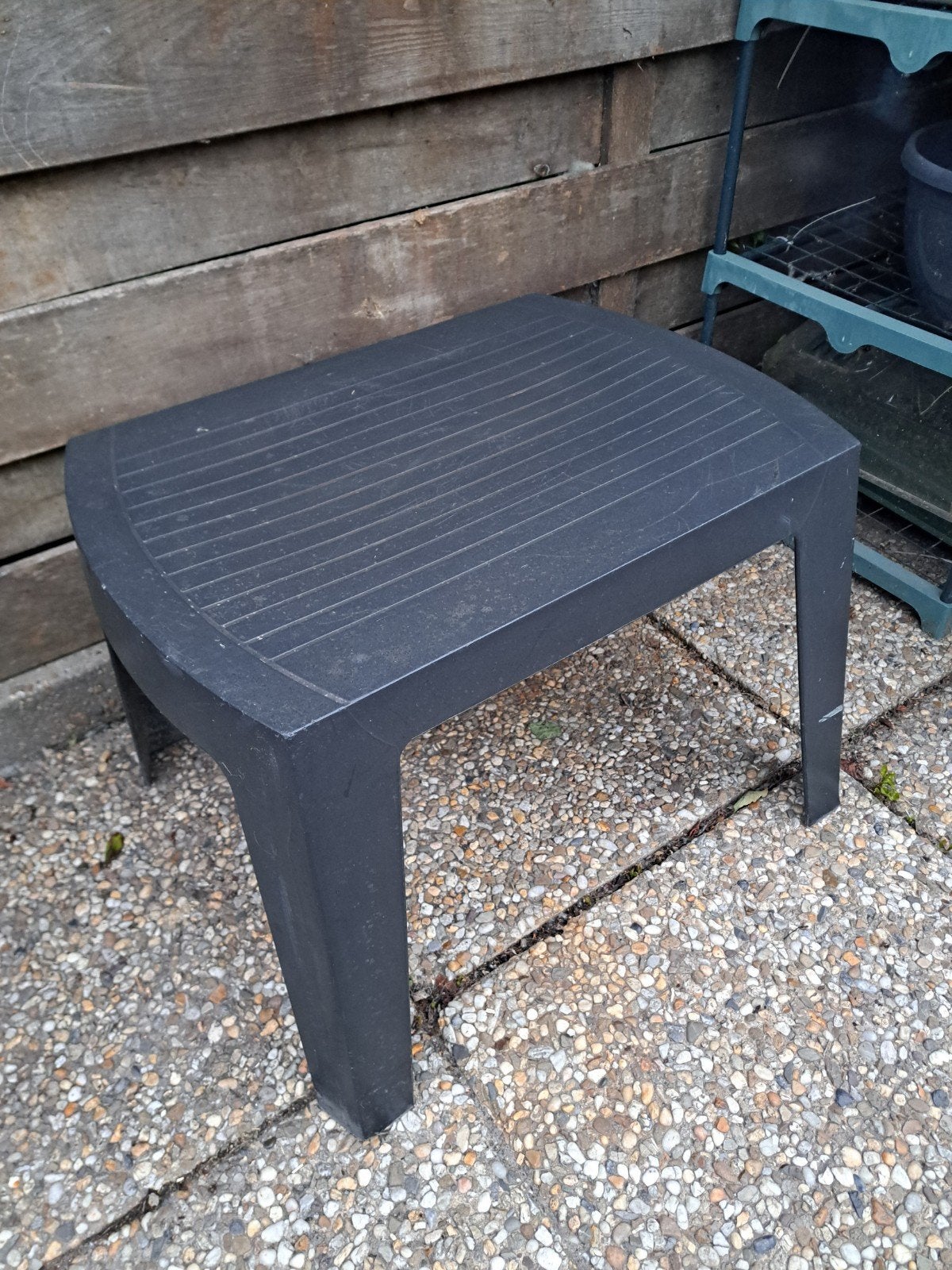 Tuintafeltje, Ophalen, Zo goed als nieuw, Rechthoekig