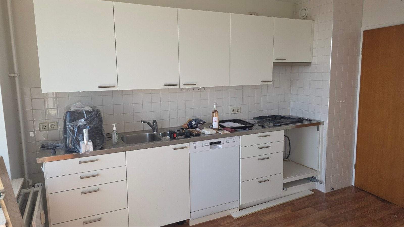 Witte degelijke keuken met Siemens apparatuur, Ophalen, Gebruikt, Wit, Enkelwandige keuken