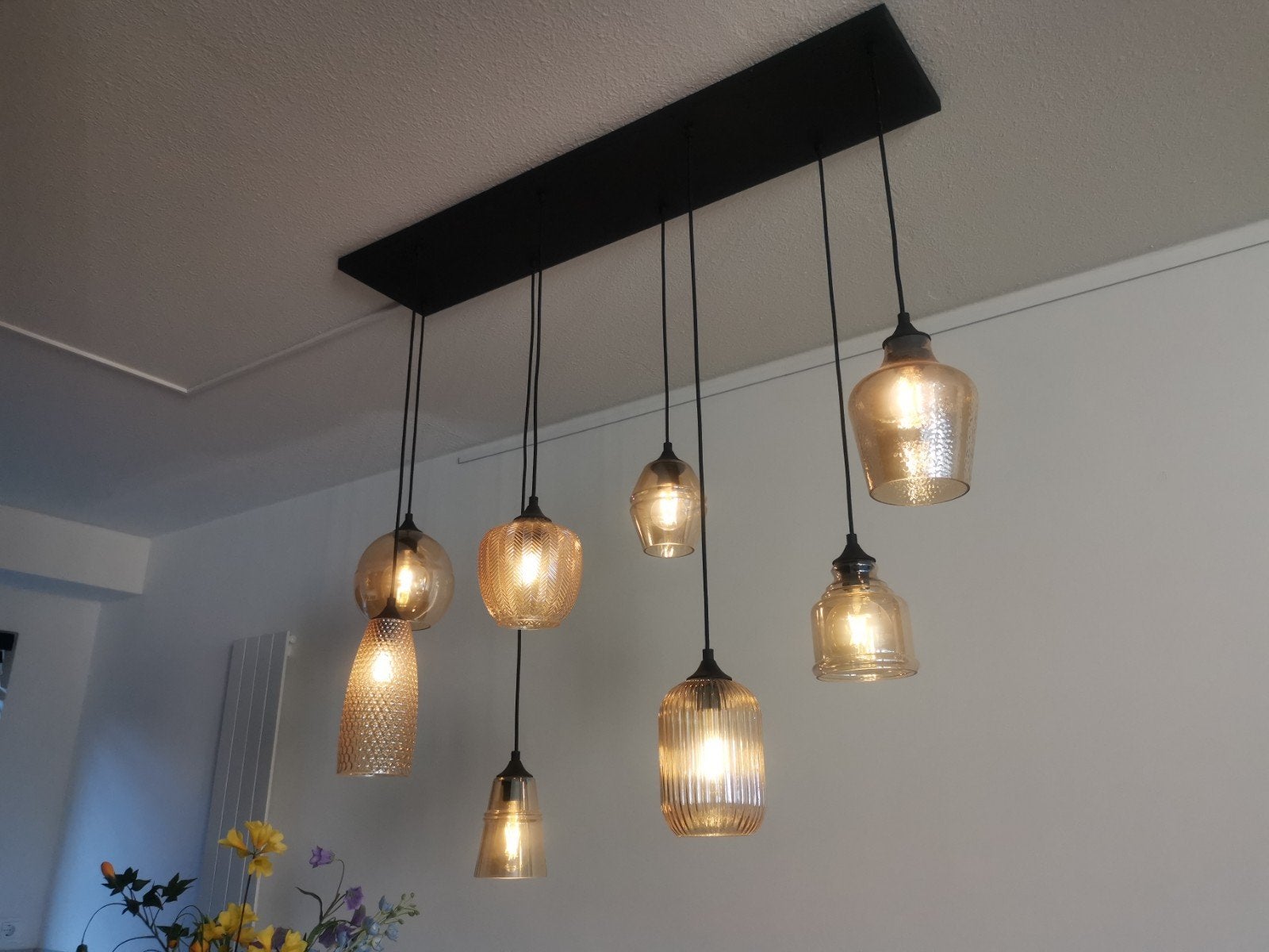 PRONKSTUK - Art Deco hanglamp zwart met amber glas 8-lichts, Ophalen, Art Deco, Modern, Industrieel, E27 (groot), Zo goed als nieuw