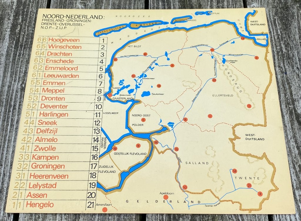 Educatieve Topografische Kaart Noord-Nederland - vintage, Ophalen of Verzenden, Aardrijkskunde