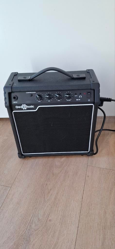 Gear4music BA-15 Basgitaarversterker - Zo goed als nieuw, Muziek en Instrumenten, Versterkers | Bas en Gitaar, Ophalen of Verzenden