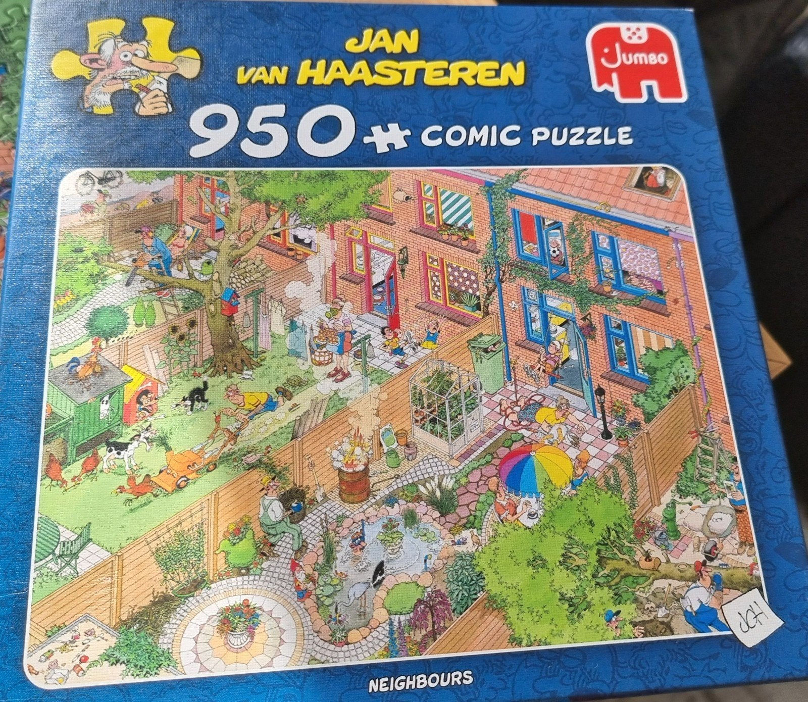 Jan van Haasteren puzzel - Neighbours (950 stukjes), Hobby en Vrije tijd, Ophalen of Verzenden, 500 t/m 1500 stukjes, Zo goed als nieuw