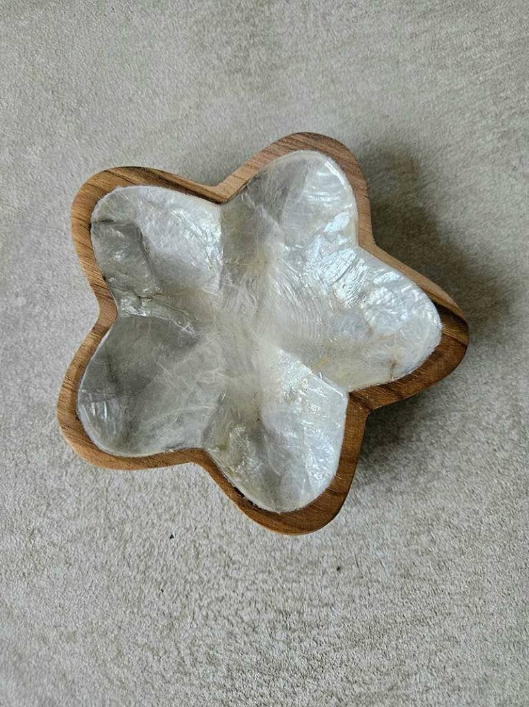 Houten schaaltje ster capiz wit uit Bali, Schaal, Ophalen of Verzenden, Handgemaakt, Overige vormen