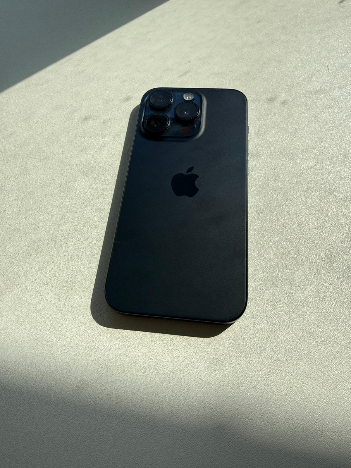 Apple Iphone 15 pro 128gb
