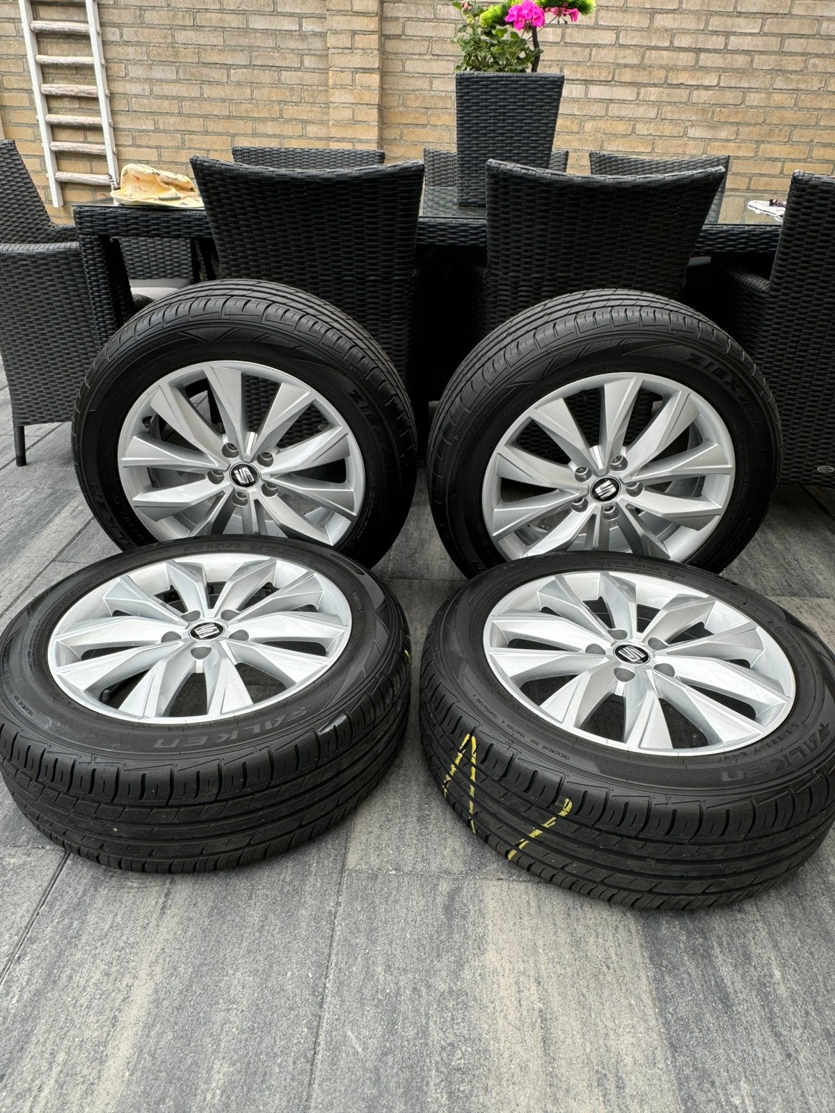 17 inch Originele Seat Ateca zomerset, Ophalen, 215 mm, Banden en Velgen, 17 inch