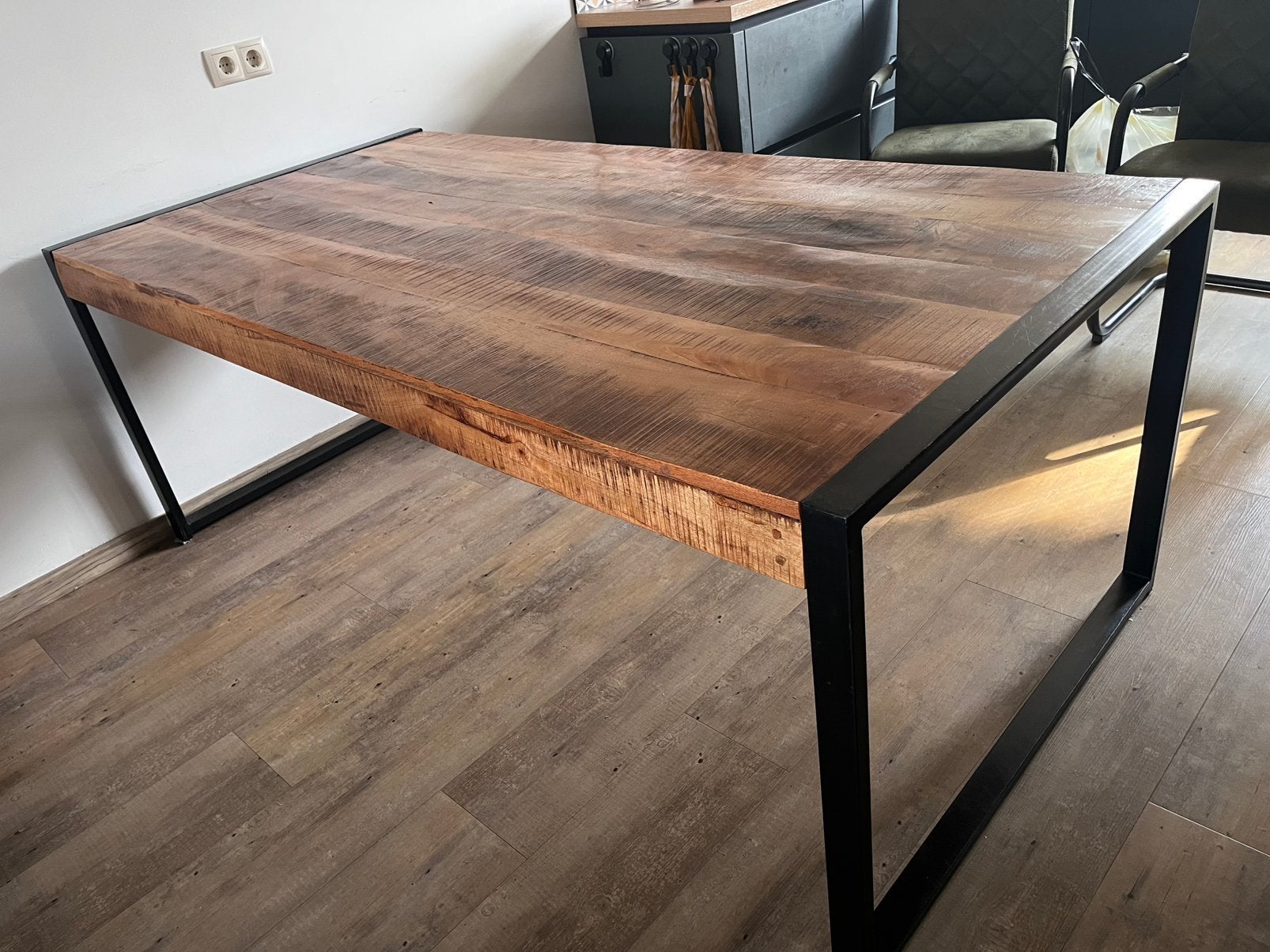 Eettafel  6 persoons Mangohout 200x100cm 76cm hoog, 200 cm of meer, 50 tot 100 cm, Zo goed als nieuw, Rechthoekig