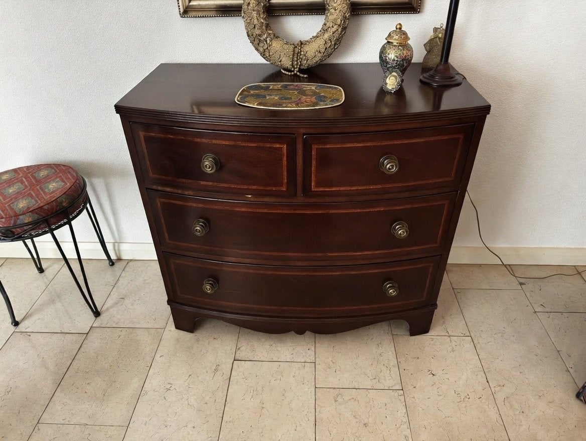Klassieke mahoniehouten commode met 4 laden, Antiek en Kunst, Ophalen of Verzenden