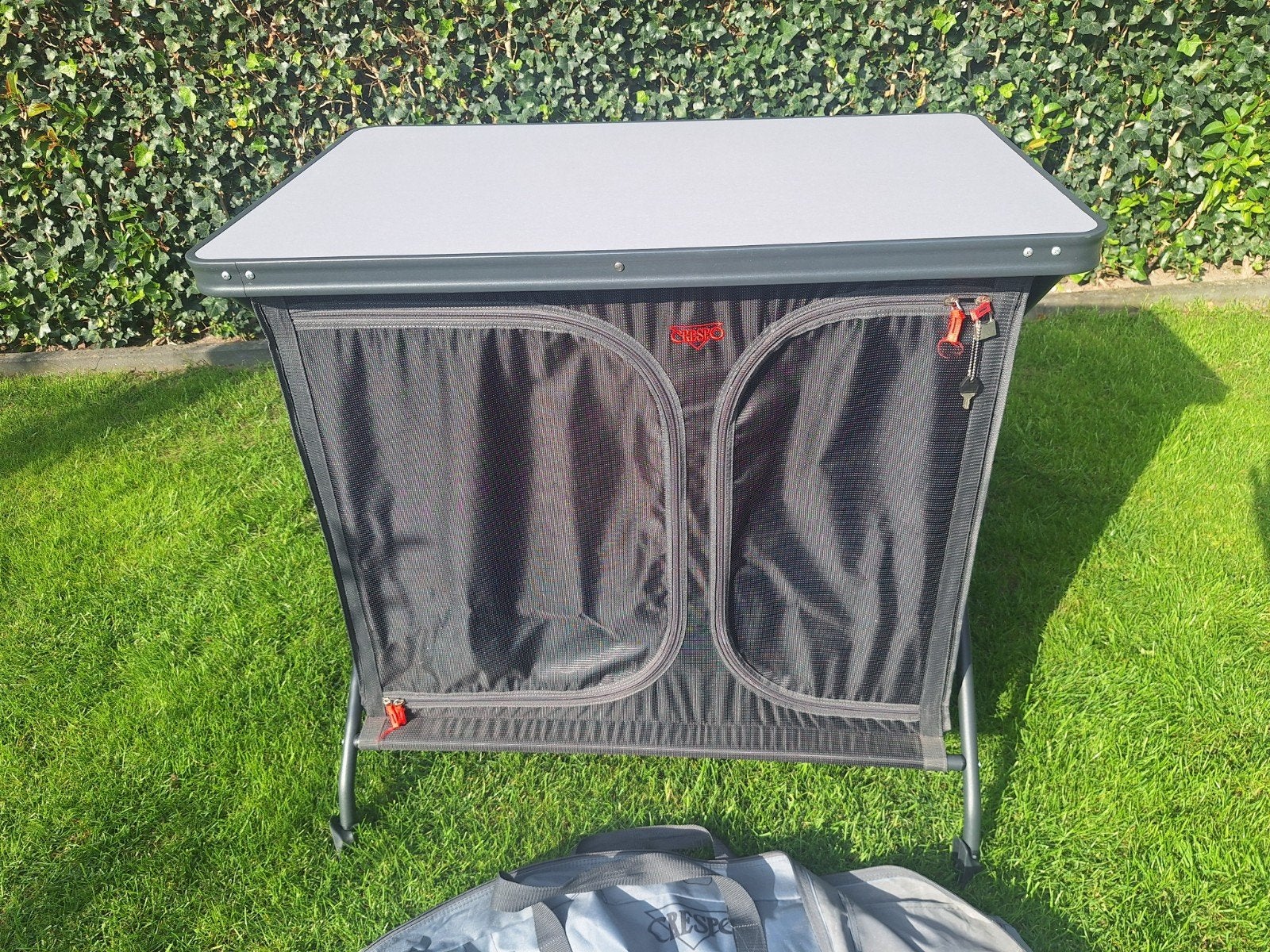 Crespo AP-105 Campingkast Zwart met Draagtas en Slotjes, Ophalen of Verzenden, Gebruikt, Campingmeubel-accessoire