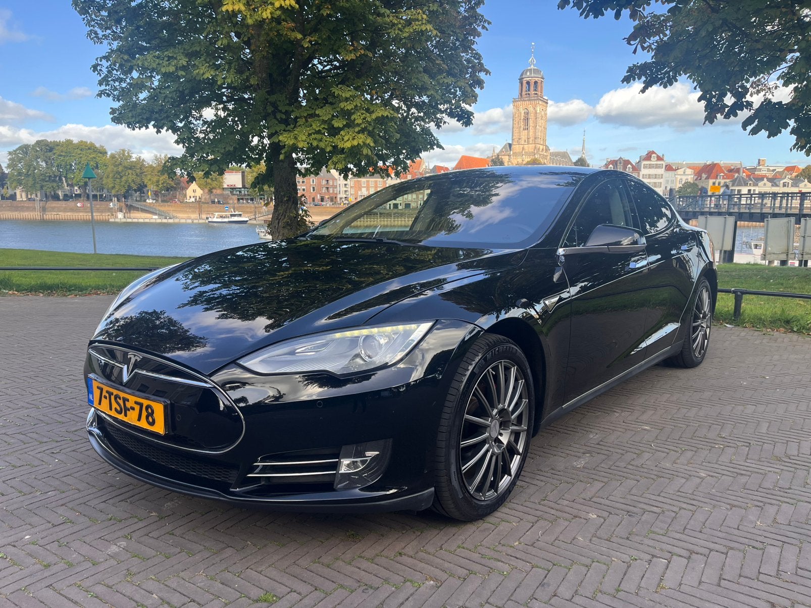 Tesla Model S P85 | 422pk | Lifetime Free charge + internet, Achterwielaandrijving, Zwart, Model S, Zwart
