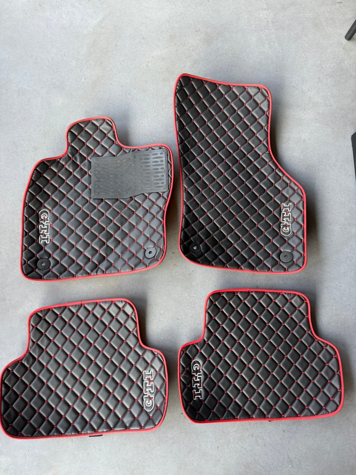 Luxe lederen automatten Golf Mk7 GTI, set van 4, Verzenden, Volkswagen