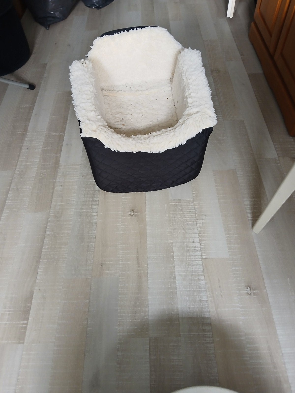 een stoel verhoger voor hond, Ophalen