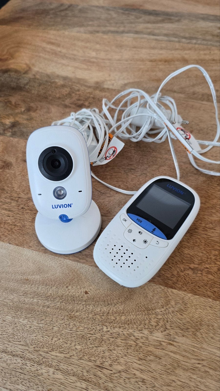 Luvion Essential Babyfoon met camera en terugspreekfunctie, Kinderen en Baby's, Babyfoons, Ophalen, Zo goed als nieuw, Minder dan 100 meter