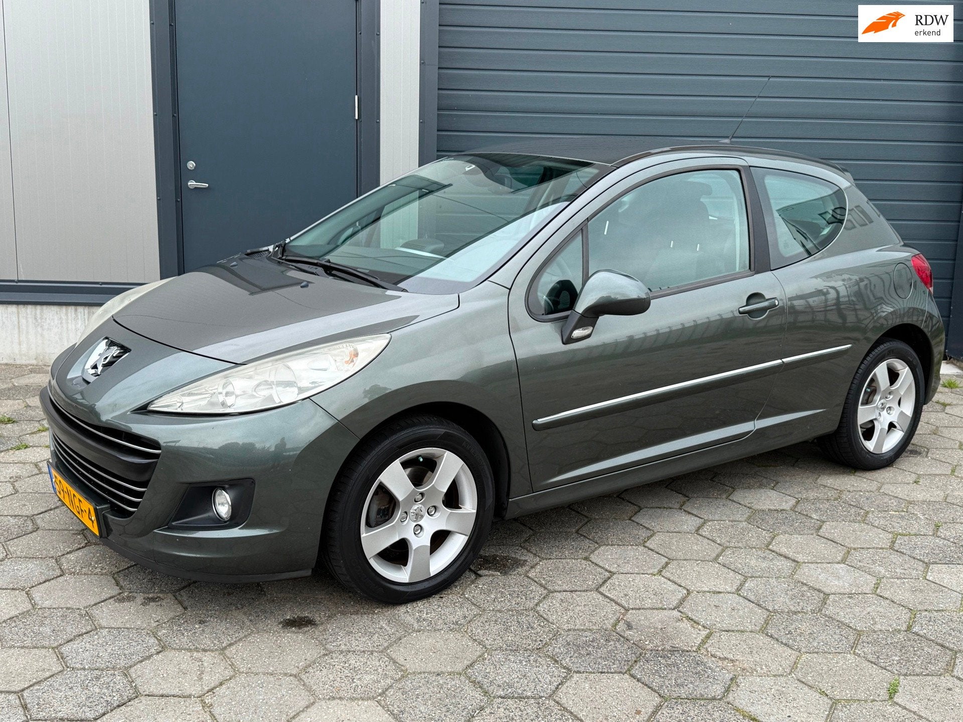 Peugeot 207 1.6 VTi Première 120PK, Super nette NL-auto, Auto's, Voorwielaandrijving, Euro 5, Stof, Gebruikt