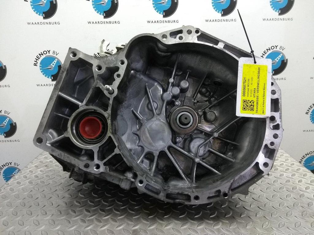 SUZUKI VITARA TRANSMISSIE / VERSNELLINGSBAK 2020, Ophalen of Verzenden, Gebruikt, Stiba lid