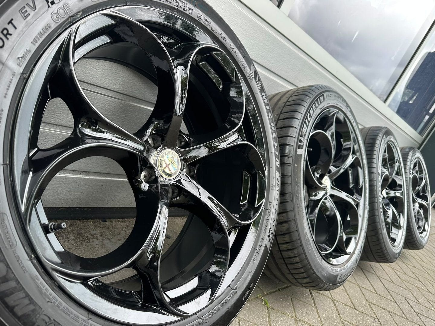 20 “ Alfa Romeo Stelvio Turbo QuadriFoglio Q4 Tonale velgen, 255 mm, -, -, Banden en Velgen