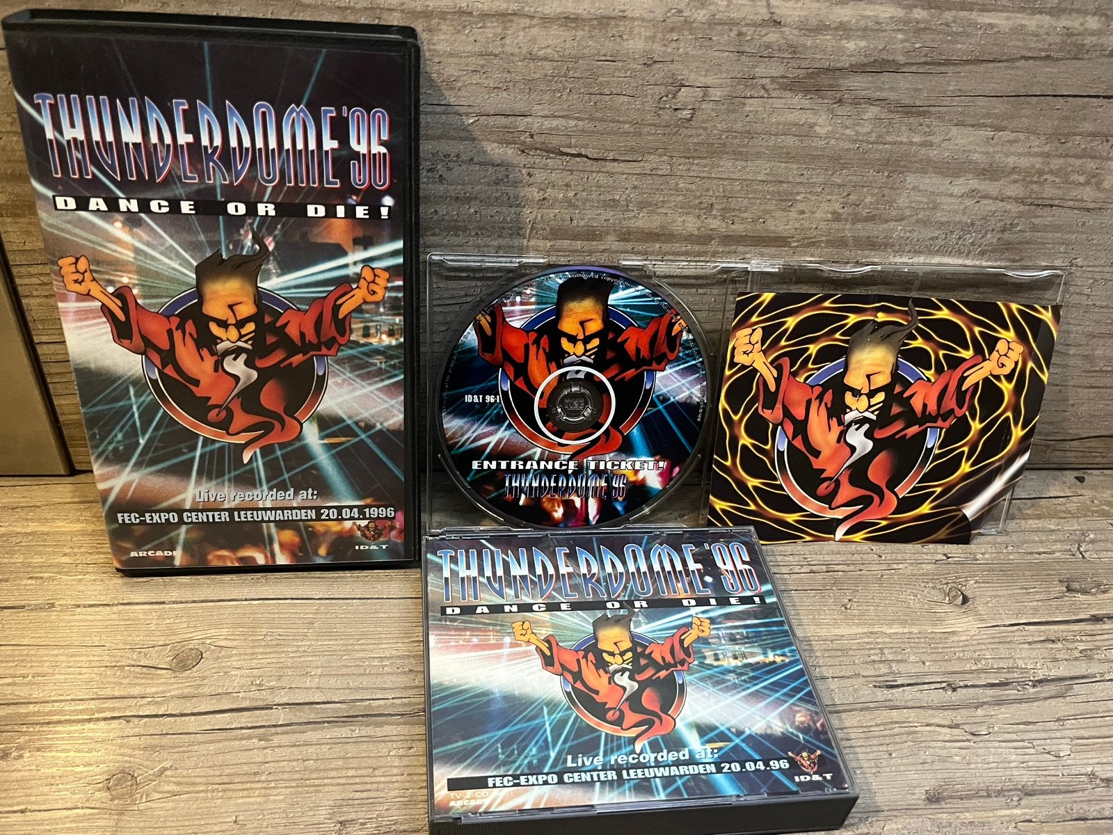 Collectors items: Thunderdome ‘96  + entreebewijs en vhs, Ophalen of Verzenden, Zo goed als nieuw