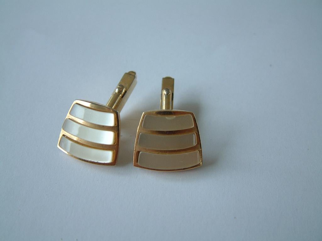 Oude manchetknopen kunststof parelmoer nr.7, Sieraden, Tassen en Uiterlijk, Manchetknopen, Ophalen of Verzenden, Overige materialen