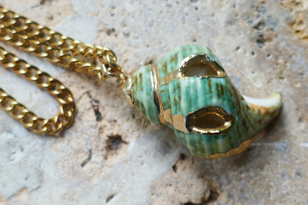 Conch Shell hanger aan ketting, Overige materialen, Overige voorstellingen, Verzenden, Zo goed als nieuw