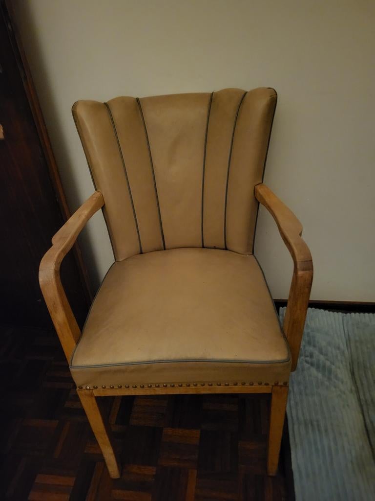 Vintage fauteuil met houten armleuningen, Ophalen of Verzenden