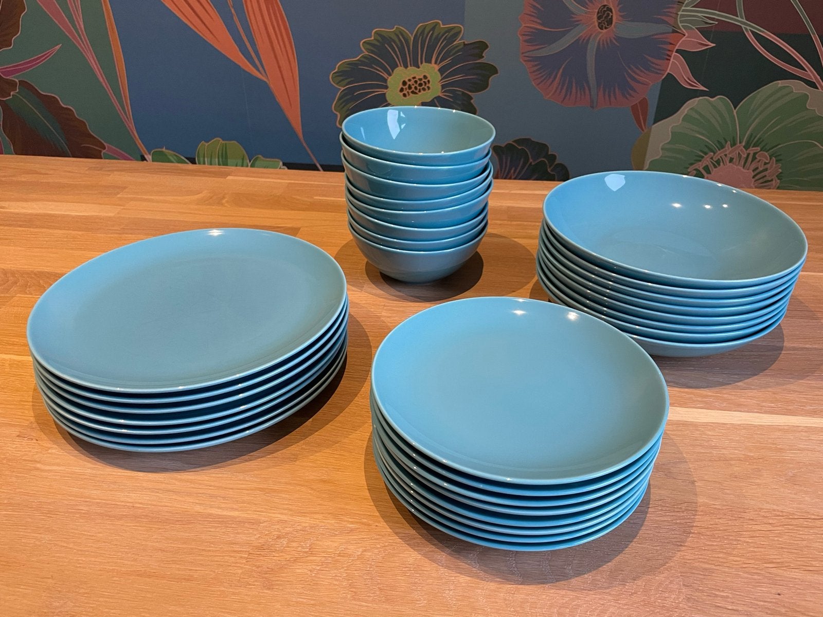 IKEA Servies lichtblauw, Huis en Inrichting, Ophalen, IKEA, Zo goed als nieuw, Modern