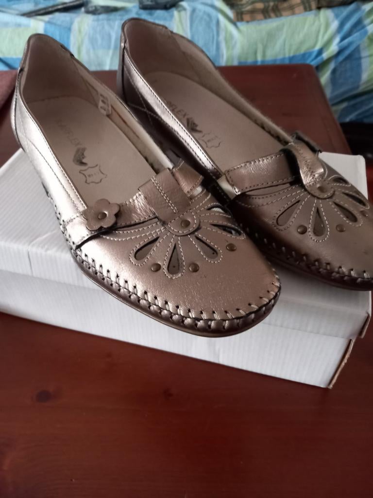 Goudkleurige Remiflex instappers maat 40, Kleding | Dames, Schoenen, Ophalen of Verzenden