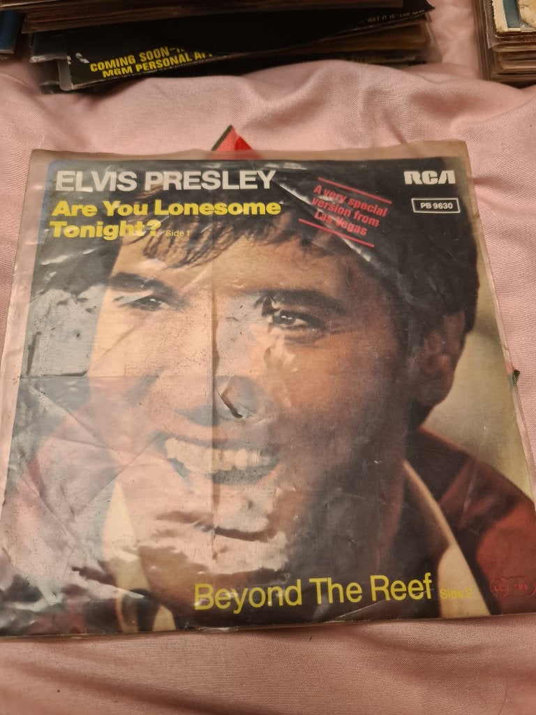 Elvis Presley - Are You Lonesome Tonight? (Lachversie), Ophalen, Gebruikt, 7 inch, Beschermende buitenhoes