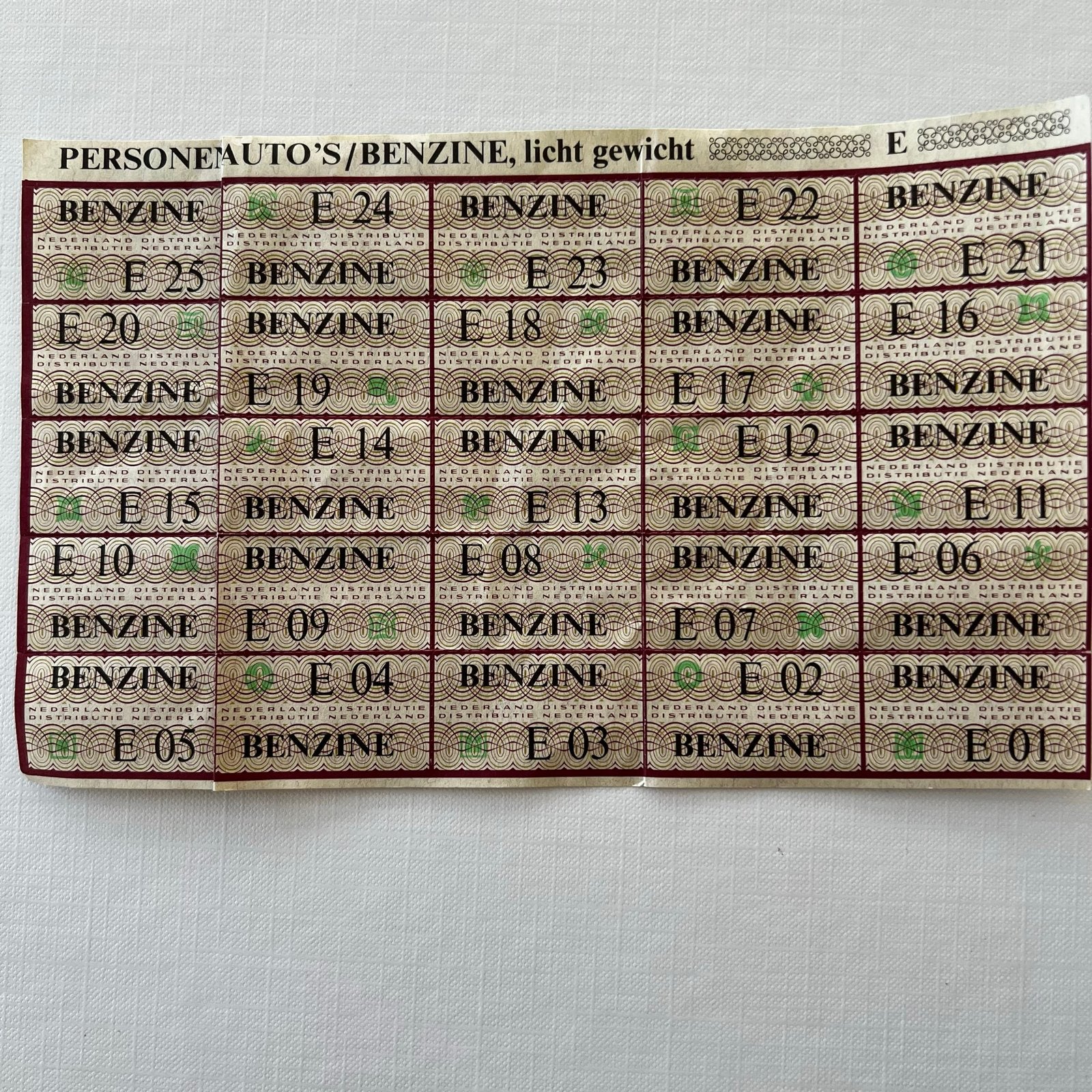Benzinebonnen 1973 - Onbeschadigd, compleet vel, Verzamelen, Ophalen, Zo goed als nieuw
