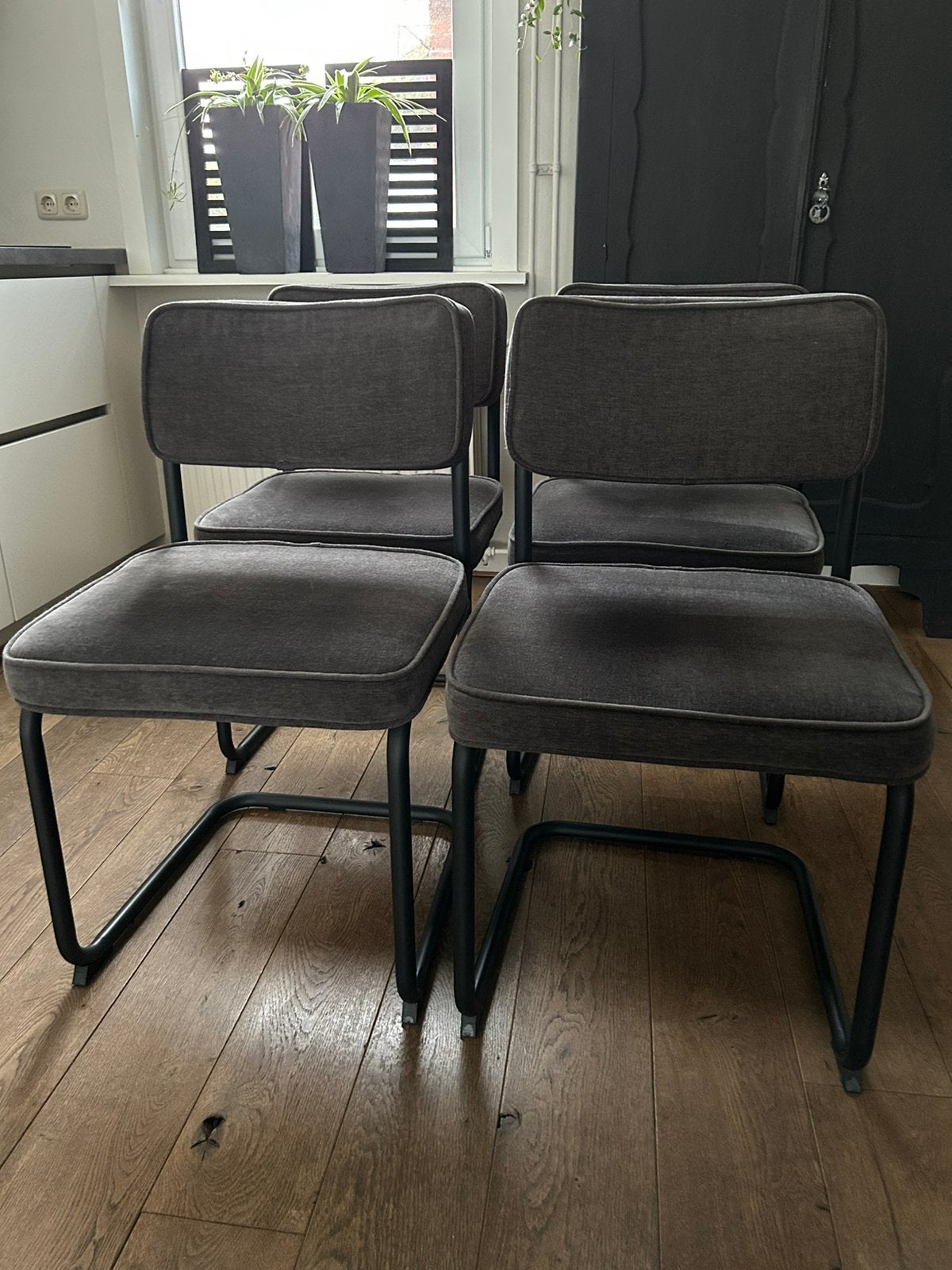 4 grijze eetkamerstoelen buisframe, Ophalen, Gebruikt, Grijs, Vier