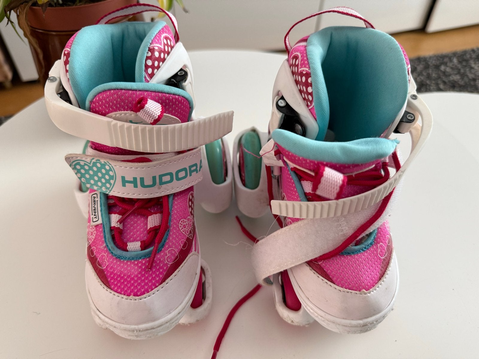 Hudora rolschaatsen met helm en beschermers (maat 26-29), Kinderen en Baby's, Speelgoed | Buiten | Rolschaatsen, Ophalen of Verzenden