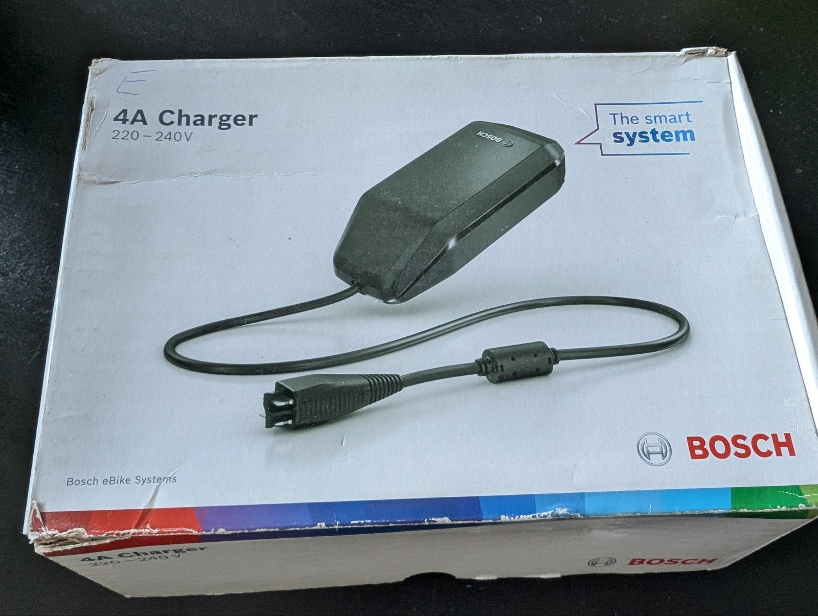 Bosch acculader 4A 220 - 240 V, Ophalen of Verzenden, Zo goed als nieuw