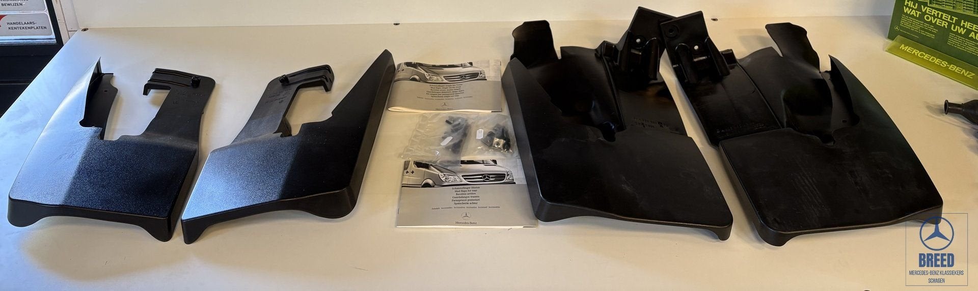 NOS spatlapset voor Mercedes-Benz W906 Sprinter, -, Nieuw, Ophalen of Verzenden, Spatbord