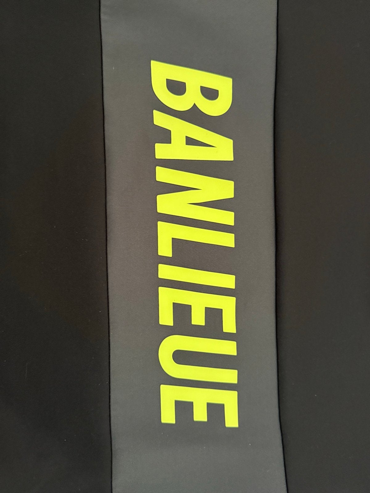 Banlieue trui zwart met geel logo, maat XS, Ophalen of Verzenden, Zo goed als nieuw, Maat 46 (S) of kleiner, Zwart