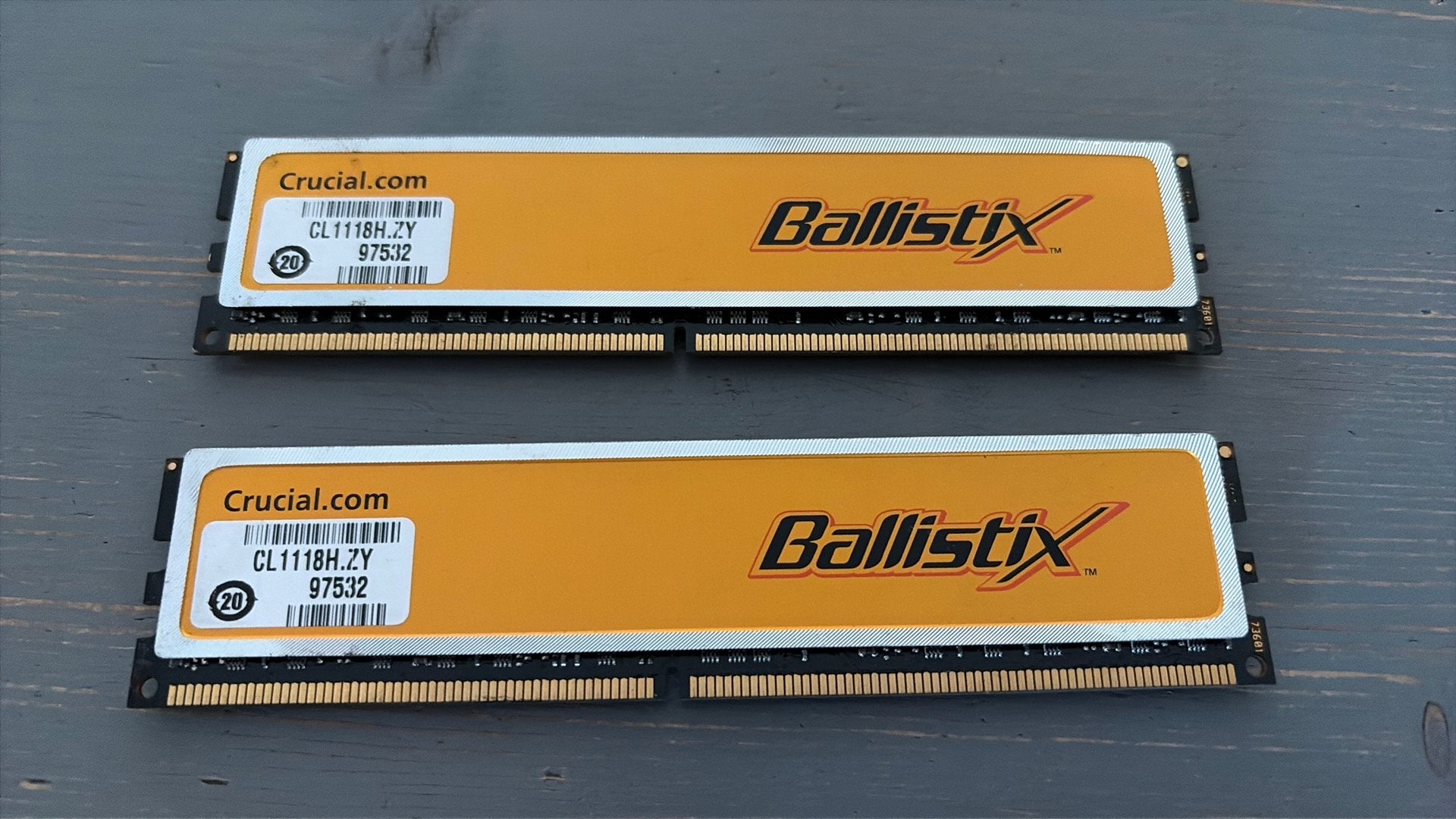 Crucial Ballistix 2GB Kit DDR2 RAM – Retro / Vintage PC Hard, Computers en Software, Ophalen of Verzenden, Zo goed als nieuw, DDR2