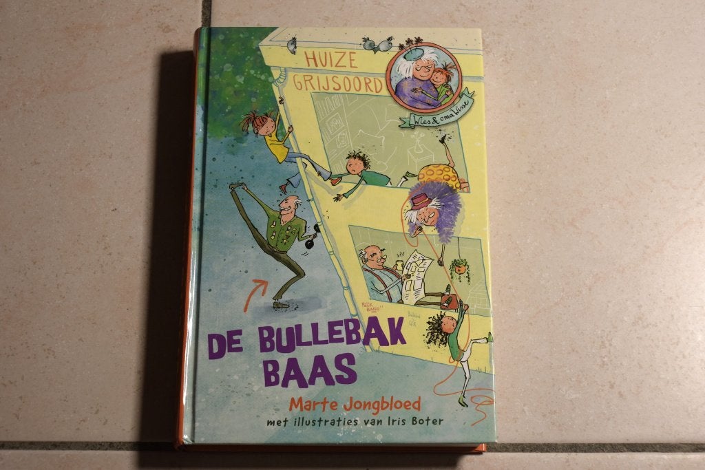 Wies en oma Wisse 1 - De bullebakbaas / Marte Jongbloed, Boeken, Ophalen of Verzenden, Zo goed als nieuw, Fictie algemeen