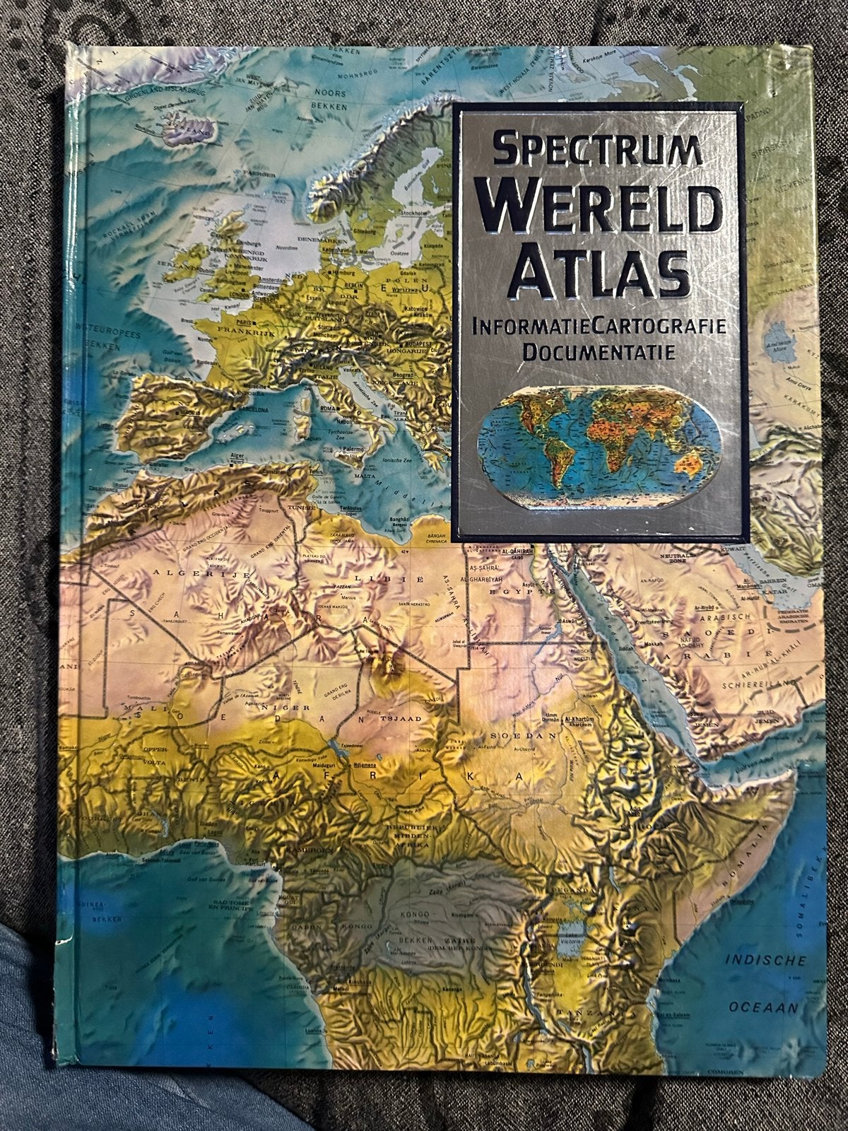 Spectrum Wereldatlas - Informatie Cartografie Documentatie, Gelezen, Overige atlassen, Ophalen of Verzenden, 1800 tot 2000