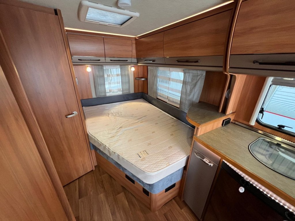 Eriba Nova Winner Edition 465 GL mover, luifel, airco, Caravans en Kamperen, Rondzit, Bedrijf, Schokbreker, Overige typen