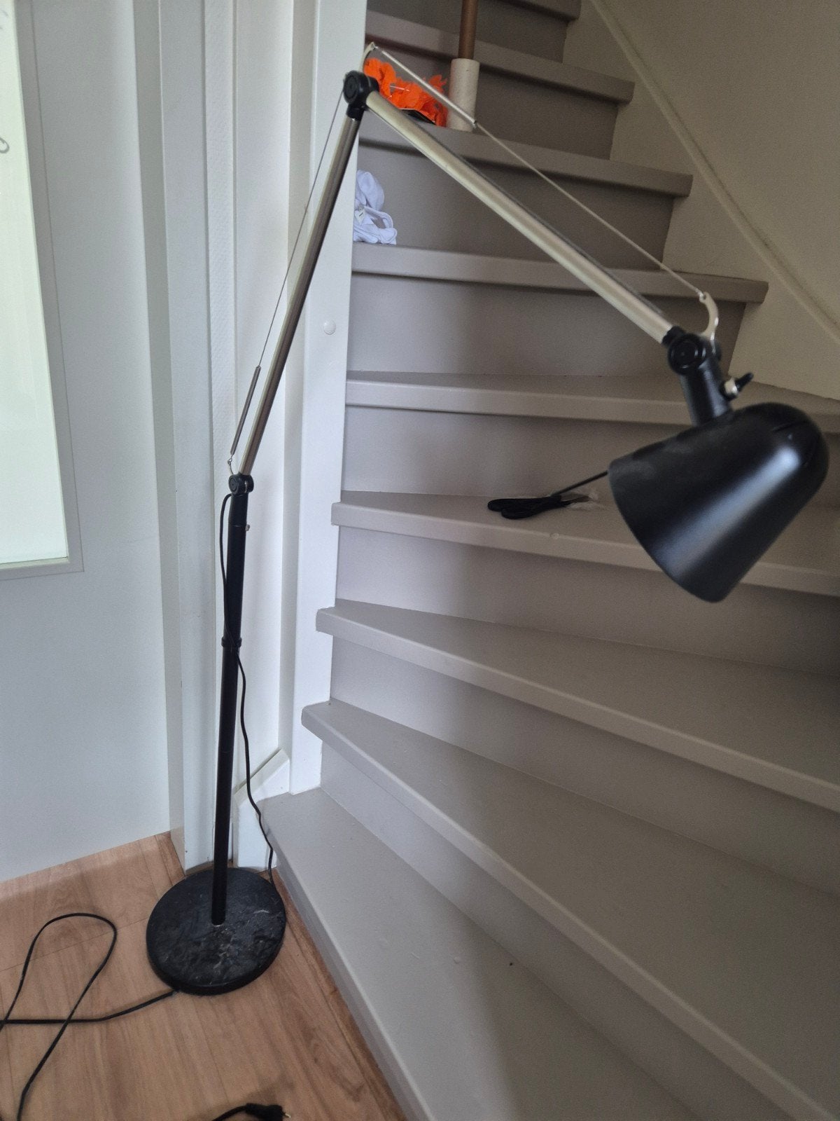 Zwarte vloerlamp met verstelbare arm, Ophalen, Gebruikt, E27 (groot), Metaal