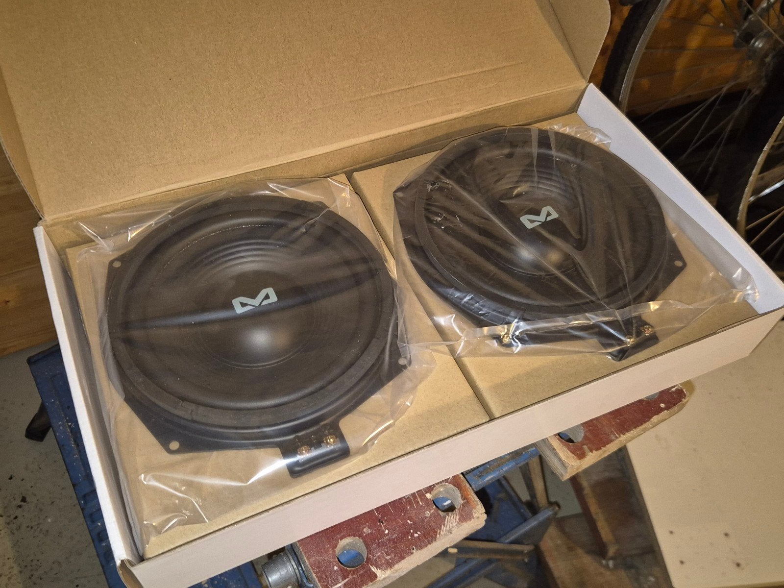BMW Ampire-W upgrade voor underseat woofers, Auto diversen, Ophalen of Verzenden, Nieuw
