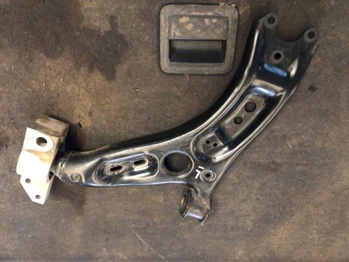 Draagarm links-voor van een Volkswagen Golf Plus, Gebruikt, -, Volkswagen, -