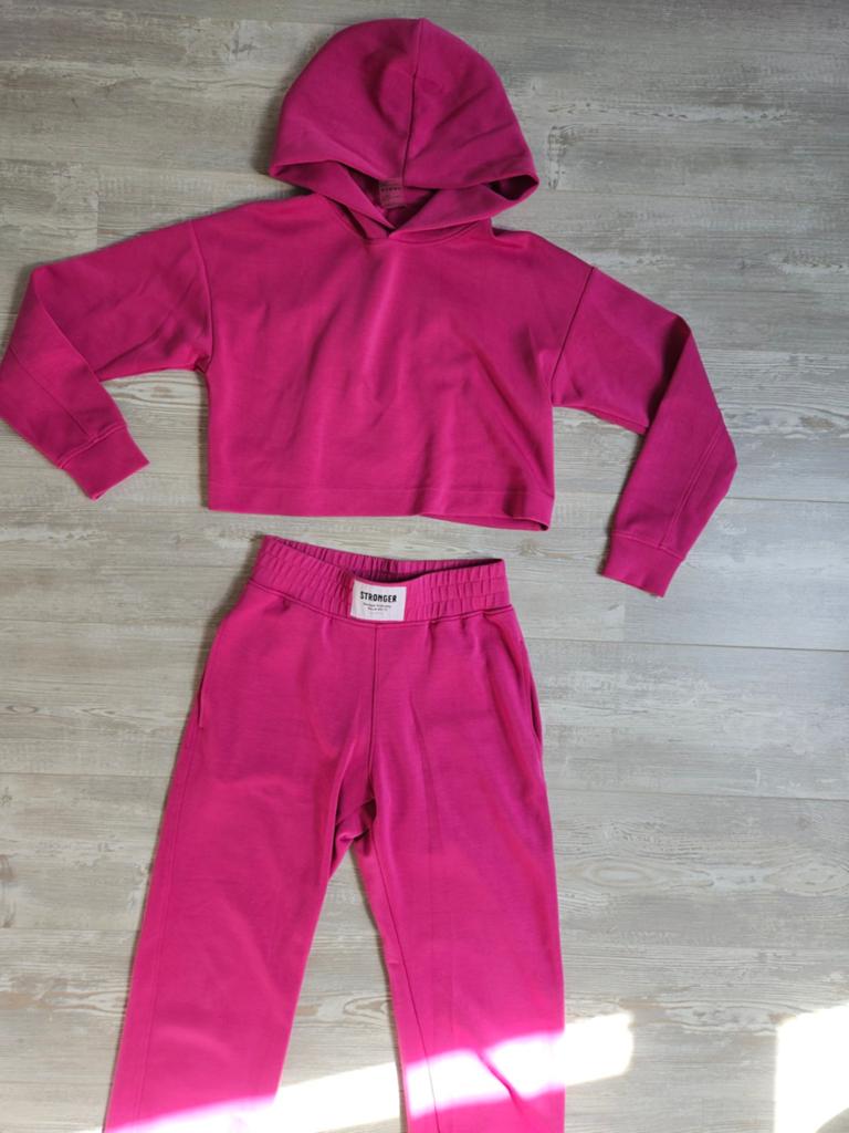 Stronger Jogging Set: Hoodie (S) & Broek (XS) - Roze, Kleding | Dames, Ophalen of Verzenden, Fitness of Aerobics, Stronger, Roze