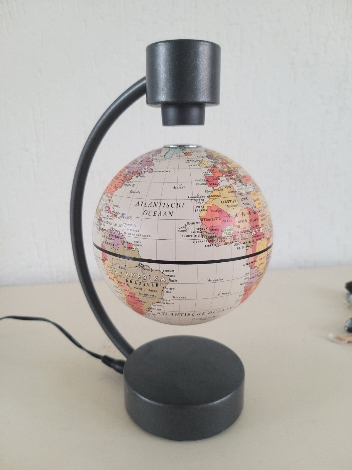 wereldbol zwevend, Ophalen of Verzenden, Zo goed als nieuw, Metaal, Decoratieobject