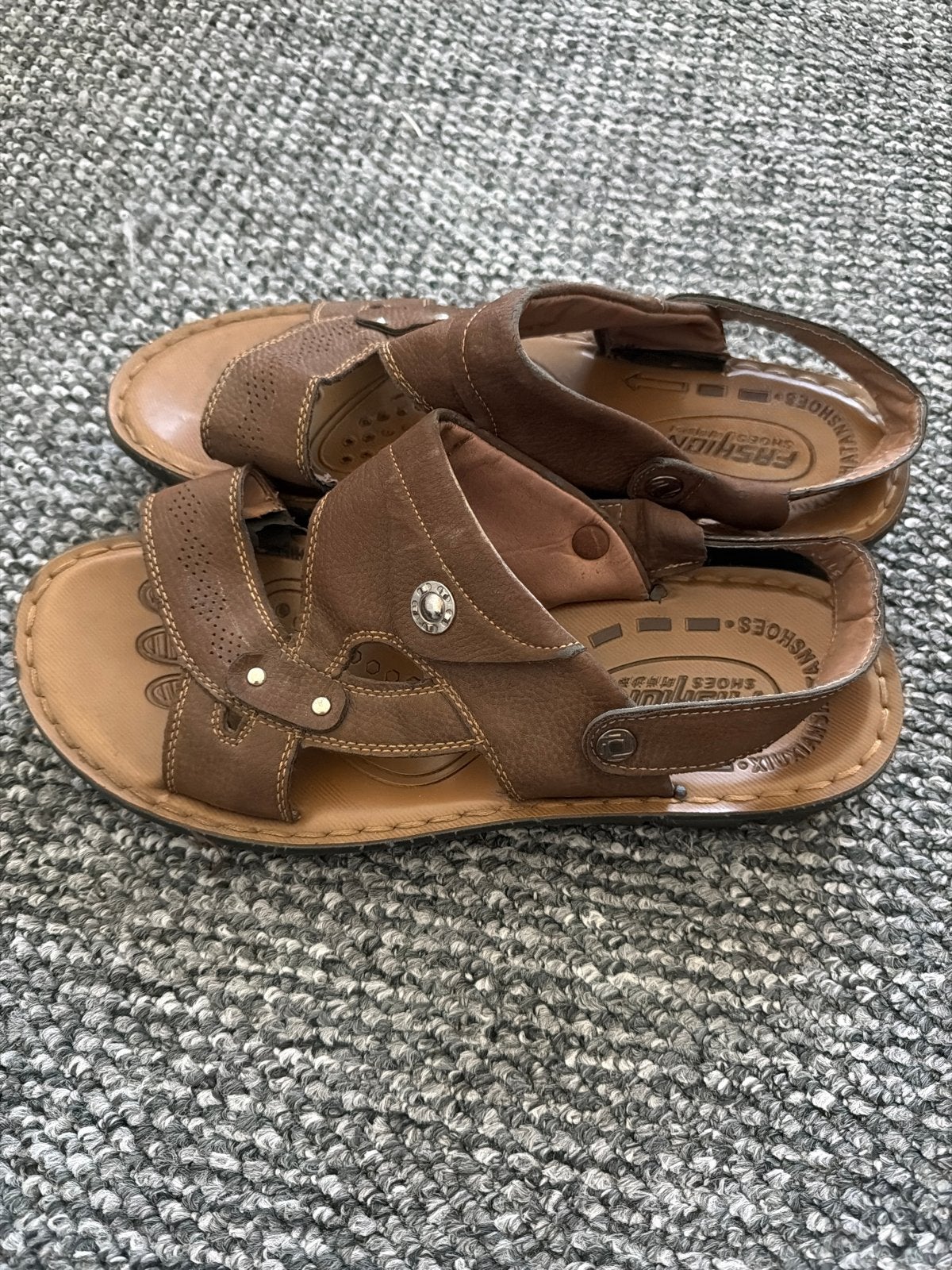 Bruine sandalen maat 44 - Comfortabel en stijlvol, Sandalen, Bruin, Ophalen of Verzenden, Zo goed als nieuw
